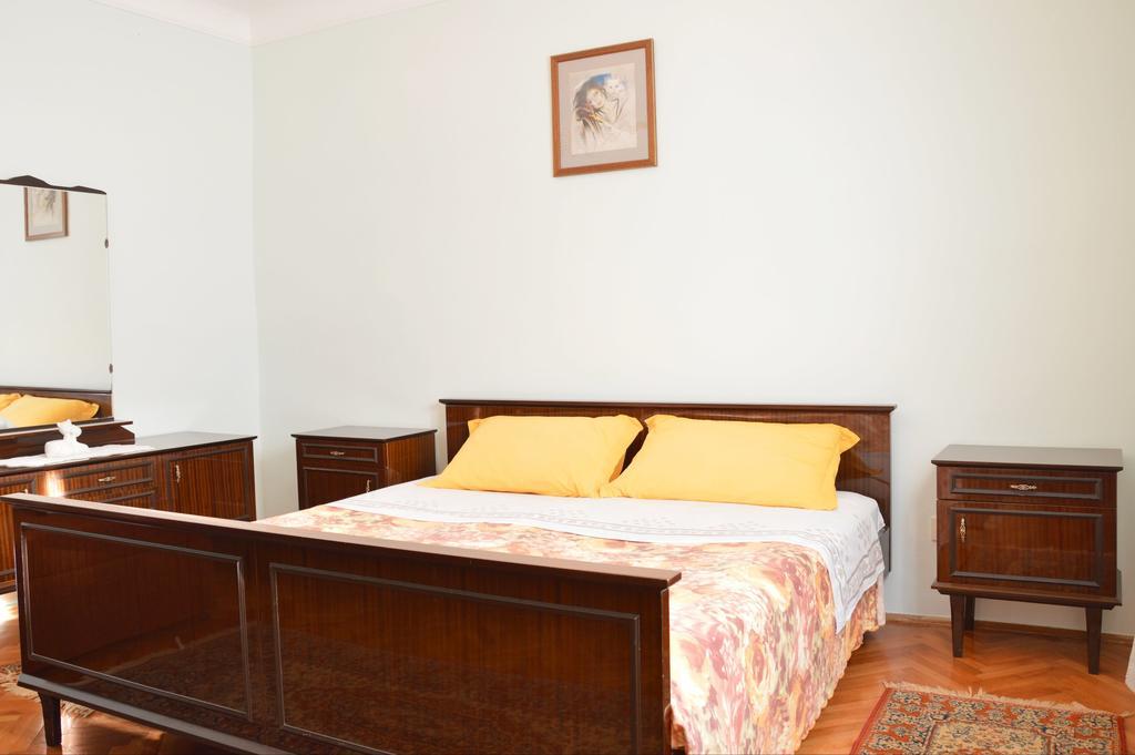 Giardino Apartment Umag Exterior foto