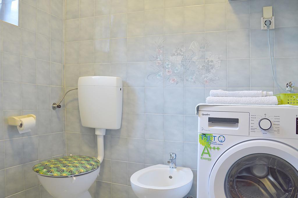 Giardino Apartment Umag Exterior foto