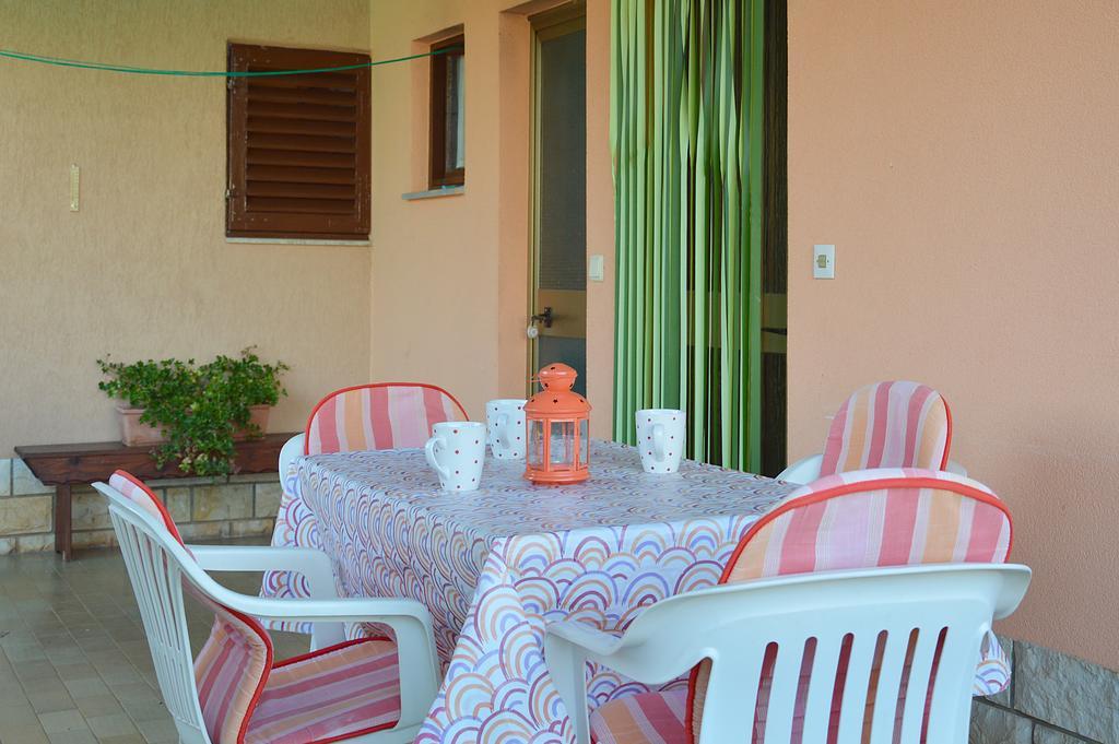 Giardino Apartment Umag Exterior foto