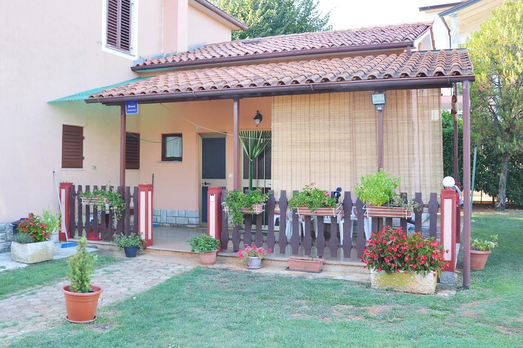 Giardino Apartment Umag Exterior foto
