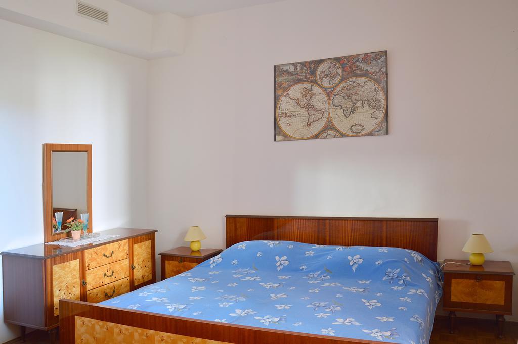 Giardino Apartment Umag Exterior foto
