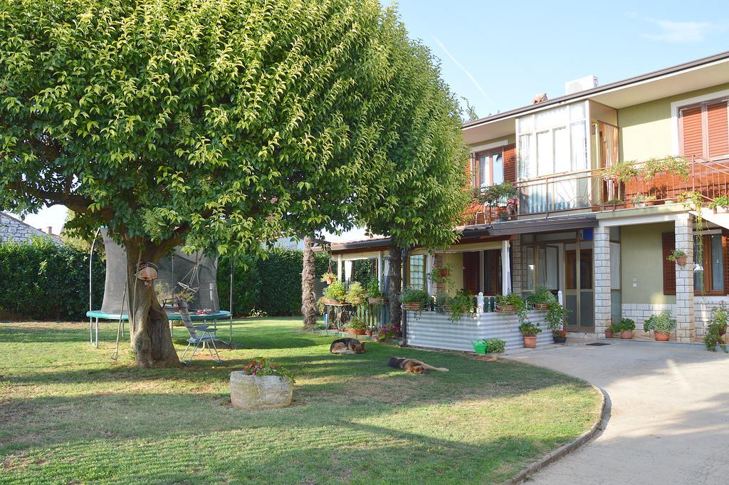 Giardino Apartment Umag Exterior foto